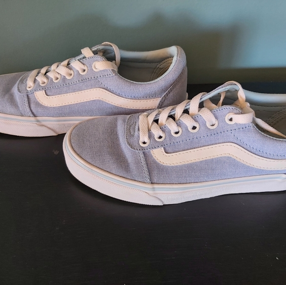 Vans - Picture 2 of 4